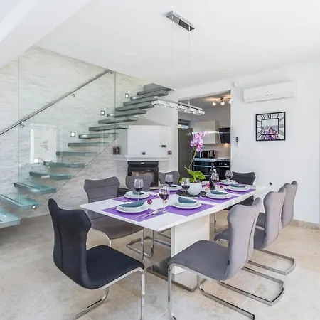 Liv Villa *